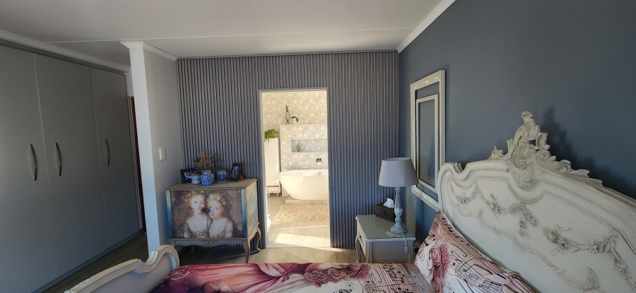 4 Bedroom Property for Sale in Dana Bay Western Cape